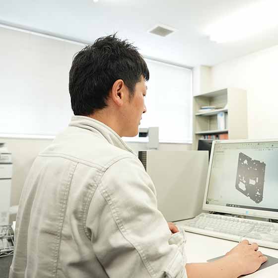 求める人物